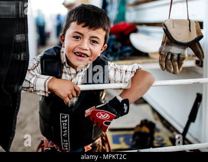 Rodeo Expogan 20 mayo 2018. (Foto: NortePhoto/Luis Gutierrez) Cowboys Sport, Reiten und Stier reiten, ein starkes Signal in Chihuahua, Sonora und Baja California Mex. und den benachbarten Staaten der Vereinigten Staaten gefolgt. Männer für die Herrlichkeit in nur 8 Sekunden, um die ersten Plätze des Rodeo in extremen Sporen. Das Rodeo ist eine traditionelle Amerikanische extreme Sport mit Einflüssen aus der Geschichte der spanischen Cowboys und mexikanischen Charros. Es besteht aus Reiten wilde Fohlen oder wildes Vieh (Wie lenkt und Bullen) und die Durchführung von verschiedenen Übungen, wie das Werfen der Lasso, rejonear, etc. Stockfoto