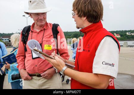 Kanada, Kanada, Nordamerika Grosse Ile, Irish Memorial National Historical Site, Park Employee Surveys Writer visit, Canada070711109 Stockfoto