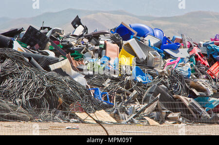 Recycling auslassen Kunststoffprodukte, Mülldeponie. Stockfoto
