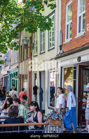 Quebec City Canada, Canadian, North America, American, Lower Town, Rue Saint Paul, Les Cafes du Soleils, Außenterrasse im Freien, Tische, Restaurants, Re Stockfoto