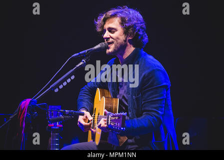 Torino, Italien. 23 Mai, 2018. Die britischen und italienischen Sänger und Songwriter Jack Savoretti live auf der Bühne des Teatro Alfieri für seine "akustischen Nächte Live' Tour Konzert Credit: Alessandro Bosio/Pacific Press/Alamy leben Nachrichten Stockfoto