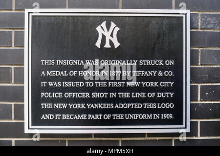 NY Yankees Logo Plakette, NYC, USA Stockfoto