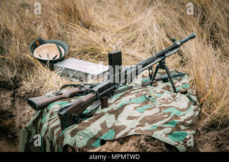 Gomel, Belarus - November 26, 2017: Die alte Trophäe Maschine ZB gegen 26 der Tschechischen herstellen, während des Zweiten Weltkriegs gefangen im Feuern p befindet Stockfoto