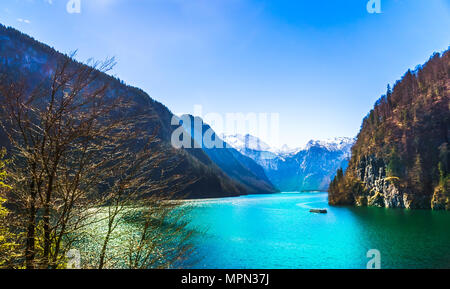 Blick auf alpin See koneigsee in den bayerischen Alpen. Stockfoto