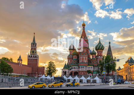 Moskau City Skyline Sonnenuntergang am Roten Platz, Moskau, Russland Stockfoto