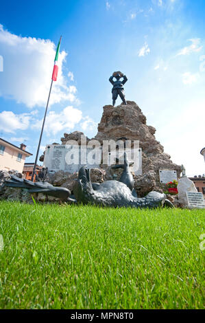 Italien, Lombardei, Pandino ., Memorial Mahnmal von Pietro Kufferle Stockfoto