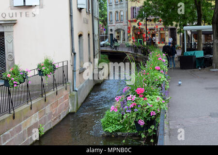 COLMAR, Frankreich - 17. Mai 2018: Die kleinen Kanal in Colmar, Frankreich Stockfoto