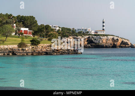 Leuchtturm in Portocolom, Mallorca, Balearen, Spanien | Portocolom Leuchtturm, Mallorca, Balearen, Spanien, Stockfoto