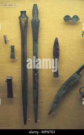 Zwei Bronze, keltischen Eisenzeit Schwert Blades, Frankreich, 800 v. Chr.-400 v. Chr.. Artist: Unbekannt. Stockfoto