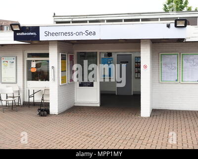 Sheerness, Kent, Großbritannien. 24. Mai 2018. Diebe stahlen Signalkabel über Nacht aus dem Zug der Linie läuft zwischen Sheerness und in Sittingbourne Kent. Ersatz Busse in Betrieb sind, bis das Problem behoben werden kann. Credit: James Bell/Alamy leben Nachrichten Stockfoto