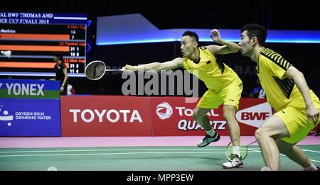 Bangkok, Thailand. 24. Mai, 2018. Liu Cheng und Zhang Nan (L) von Team China schlug eine Rückkehr gegen Lee Jhe-Huei und Lee Yang von Team Chinesisch Taipei während der BWF Thomas Cup Viertelfinale 2018 in Bangkok, Thailand, am 24. Mai 2018. Credit: Wang Shen/Xinhua/Alamy leben Nachrichten Stockfoto