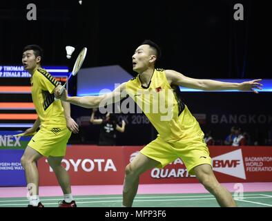 Bangkok, Thailand. 24. Mai, 2018. Liu Cheng und Zhang Nan (R) von Team China schlug eine Rückkehr gegen Lee Jhe-Huei und Lee Yang von Team Chinesisch Taipei während der BWF Thomas Cup Viertelfinale 2018 in Bangkok, Thailand, am 24. Mai 2018. Credit: Wang Shen/Xinhua/Alamy leben Nachrichten Stockfoto