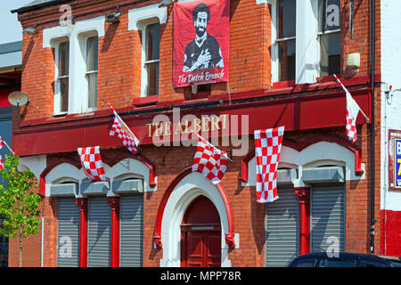 Liverpool, Großbritannien. 24. Mai, 2018. Die Albert Pub, einem beliebten Spieltag Veranstaltungsort für Liverpool Fans mit Fahnen und Transparenten vor dem Champions League Spiel gegen Real Madrid am Samstag eingerichtet 26. Credit: ken Biggs/Alamy Leben Nachrichten. Stockfoto