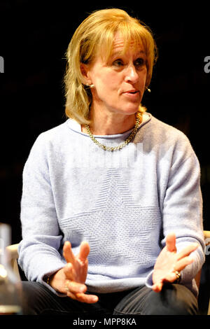 Hay Festival, Heu auf Wye, UK - Mai 2018 - Minette zerschlägt der Präsident der National Farmers Union (NFU) auf der Bühne des Heu sprechen über Großbritannien Landwirtschaft post Brexit - Foto Steven Mai/Alamy leben Nachrichten Stockfoto