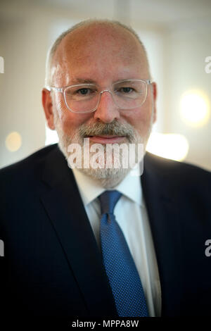 24. Mai 2018, Deutschland, Berlin: Frans Timmermans, erster Vizepräsident der Europäischen Kommission. Die europäische Justiz Gipfel wird in Deutschland zum ersten Mal seit 25 Jahren statt. Foto: Sina Schuldt/dpa Stockfoto