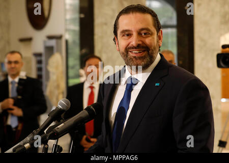 (180524) - Beirut, 24. Mai 2018 (Xinhua) - Saad Hariri spricht auf einer Pressekonferenz nach seinem Treffen mit dem Libanesischen Präsidenten Michel Aoun in Beirut, Libanon, am 24. Mai 2018. Libanesischen Präsidenten Michel Aoun am Donnerstag ein Dekret benennenden geschäftsführenden Ministerpräsidenten Saad Hariri als neuer Premierminister und lud ihn mit der Bildung eines neuen Kabinetts. (Xinhua / Dalati & Nohra) Stockfoto