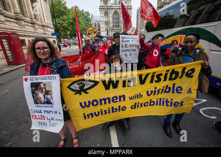 London, Großbritannien. 24. Mai, 2018. Die demonstranten Demonstration außerhalb des Parlaments während der nationalen Tag der Unite Union gegen die Regierungen All-in-One profitieren, Universal Kredit. David Rowe/Alamy leben Nachrichten Stockfoto