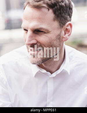 Porträt von zuversichtlich Geschäftsmann Stockfoto