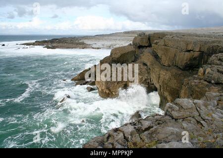 Nördlichen Rand von Moher Klippen in der Nähe von Doolin, County Clare, Irland Stockfoto