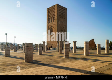 Marokko, Rabat, Blick auf die Hassan Turm Stockfoto