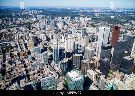 Toronto Kanada, Bremner Boulevard, CN Tower, Aussichtsturm, Telekomantenne modernes Wunder, Sky Pod, Fensteransicht Nordosten, Finanzviertel, Yorkville, Stockfoto