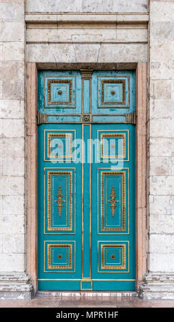 Blaue Tür Stadthaus, Eingang, Tür mit Ornamenten Stockfoto