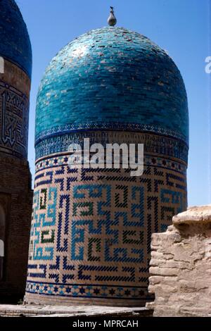 Kuppeln der Mausoleum, Shah-i-Zinda Komplex, Samarkand, 14.-15. Jahrhundert, (c 20). Künstler: CM Dixon, Unbekannt. Stockfoto