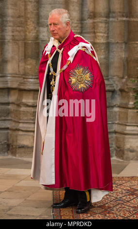 Der Prinz von Wales besucht, um die Reihenfolge der Badewanne Service am Westminster Abbey, London. Stockfoto