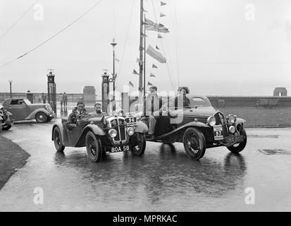 Austin 7 Grasshopper CD Buckley und Fiat Balilla 508 S der SGE-TETT am Blackpool Rallye, 1936. Artist: Bill Brunell. Stockfoto