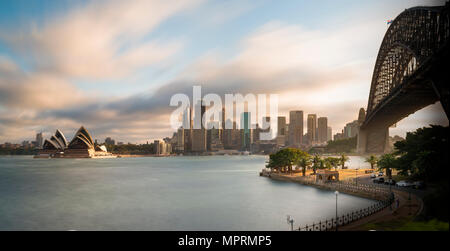 Australien, New South Wales, Sydney, Skyline mit Sydney Opera House und der Sydney Harbour Bridge Stockfoto