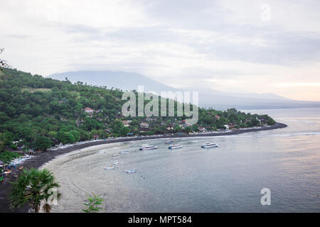 Der Blick von Sunset Point' in Jemeluk, Amed, Bali, Indonesien. (Foto: 15.05.2018) Stockfoto