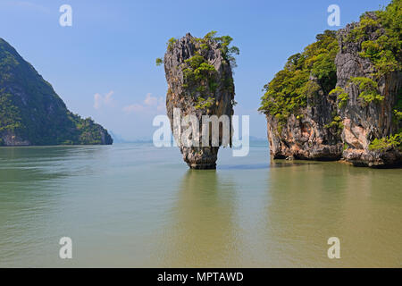 Markante Felsformation auf Khao Phing Kan Island, auch James Bond Island, Thailand Stockfoto