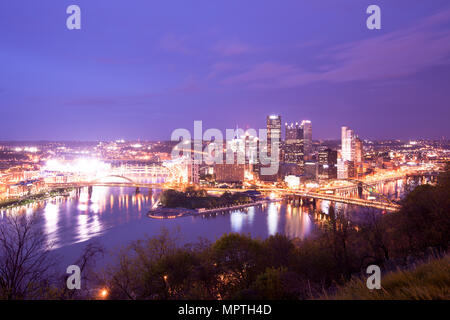 Panoramablick von Pittsburgh und die 3 Flüsse, Pittsburgh, Pennsylvania, USA Stockfoto