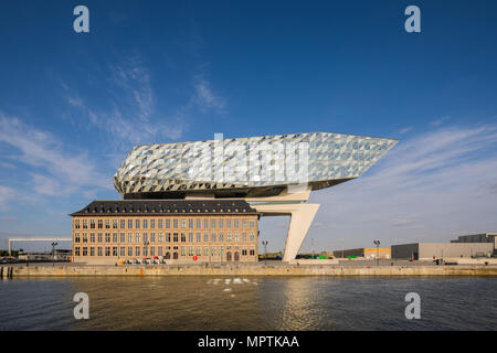 Zaha Hadid Architects, der neue Hafen Haus während der Dämmerung in Antwerpen, Belgien Stockfoto