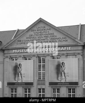 Berlin DEUTSCHLAND Museum für Fotografie, [Fotografie] Home der Helmut Newton Stiftung/Archiv und Foto Ausstellung, Berlin, Zoologischer Garten, © Peter SPURRIER, Stockfoto