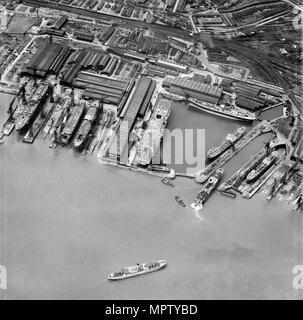 Cammell Laird Schiffbau- und Maschinenfabrik, Birkenhead, Merseyside, 1950. Artist: Aerofilms. Stockfoto