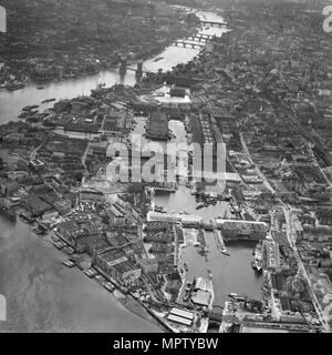 Shadwell Becken, Wapping, Tower Hamlets, London, 1963. Artist: Aerofilms. Stockfoto