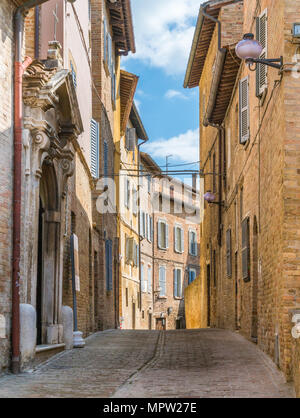 Malerische Aussicht in Urbino, Stadt und Weltkulturerbe in der Region Marken in Italien. Stockfoto