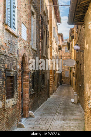 Malerische Aussicht in Urbino, Stadt und Weltkulturerbe in der Region Marken in Italien. Stockfoto