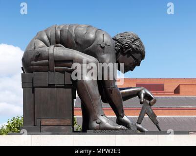 "Newton nach Blake', Skulptur von Eduardo Paolozzi, British Library, 98 Euston Road, London, 2015. Künstler: James O Davies. Stockfoto