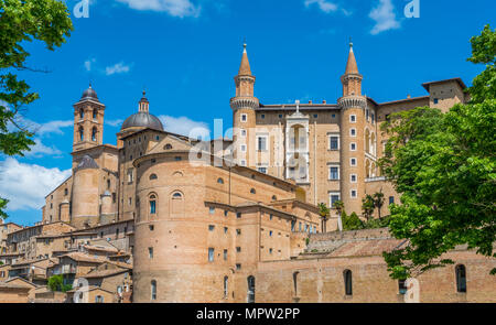 Urbino, Stadt und Weltkulturerbe in der Region Marken in Italien. Stockfoto