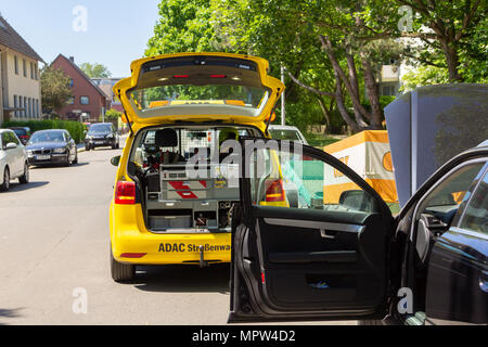 HANNOVER/Deutschland - Mai 21, 2018: Service Auto vom ADAC, Automobilclub steht auf einer Straße. Stockfoto