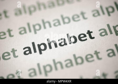 Word Makro Sprache auf weißem Papier gedruckt Stockfoto