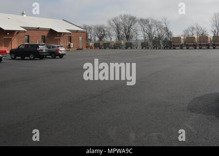 Einen neuen Parkplatz zu den Verbesserungen der Ausbildung an Fort Mifflin gemacht. Die Anlage ist durch die älteste ununterbrochen, die Einheit in der Pennsylvania National Guard der 103 Brigade Ingenieur Bataillon verwendet. (U.S. Army National Guard Foto von Maj. Angela King-Sweigart) Stockfoto