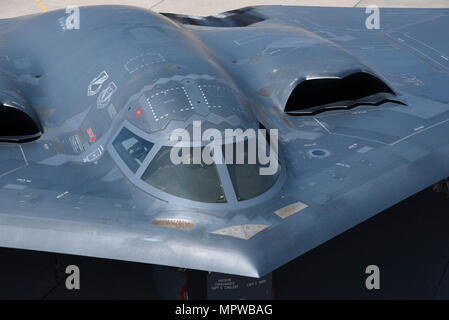 B-2A, Serial # 88-0331, 'Geist von South Carolina" der 509th Bomb Wing, Air Force Global Strike Command, auf dem Parkplatz Rampe bei Tinker Air Force Base, Oklahoma, während eines Besuchs am 11. April 2017. Die B-2A's tealth Bomber' besucht die Basis hunderte von Personen, die zur direkten Unterstützung der Flugzeuge Programm durch kontinuierliche Software Upgrades Arbeit zu erlauben, in Person zu sehen und bessere Rolle der Flugzeuge" in der Verteidigung der Nation zu verstehen. Stockfoto