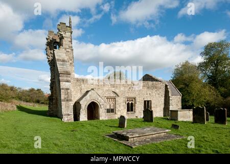 Kirche St. Martin, Wharram Percy verlassenen mittelalterlichen Dorf, North Yorkshire, 2011. Artist: Historische England Fotograf. Stockfoto