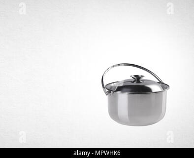 Topf oder Edelstahl Kochtopf auf einem Hintergrund Stockfoto