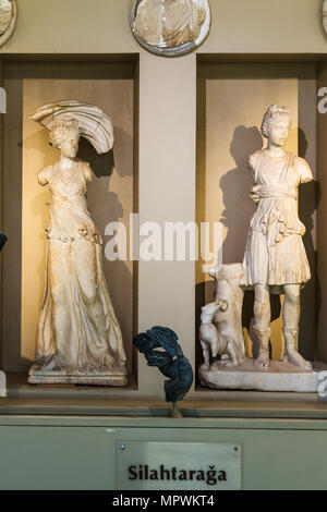 ISTANBUL, Türkei - 15. MAI 2018: antike Statuen in Archäologisches Museum Istanbul. Das Museum wurde im Jahr 1891 eröffnet, und enthält mehr als eine Million ex Stockfoto