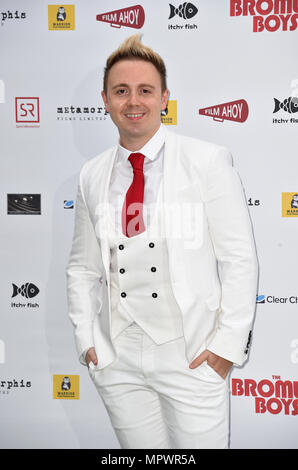 John Galea an der Bromley Jungen Weltpremiere im Wembley Stadion in London statt. Stockfoto