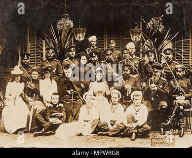 Mitglieder der Romanow-dynastie im Sommer militärische Manöver in Krasnoje Selo, 1892. Stockfoto